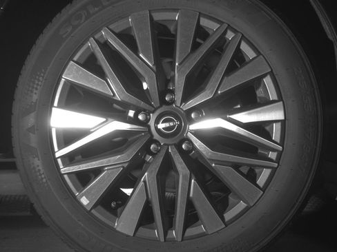 Used 2025 Nissan Altima 2.5 SV FWD image 15