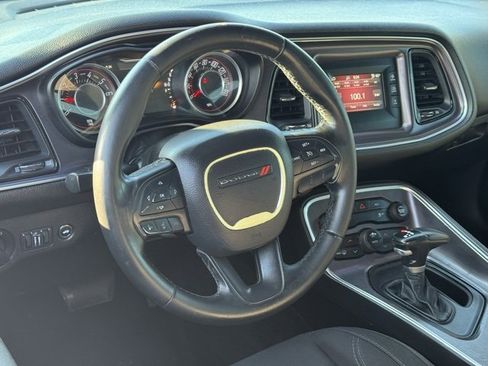 Used 2016 Dodge Challenger SXT w/ Driver Convenience Group image 11