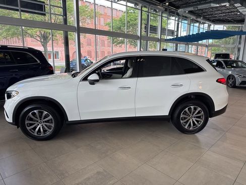 Certified 2025 Mercedes-Benz GLC 300 4MATIC image 4
