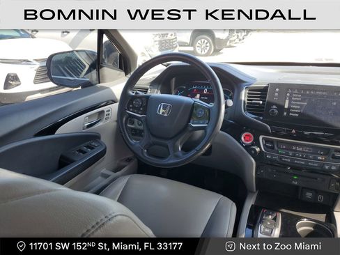 Used 2019 Honda Pilot Touring image 16