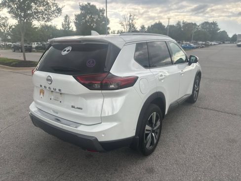 Used 2024 Nissan Rogue SL w/ SL Premium Package AWD/4WD image 5