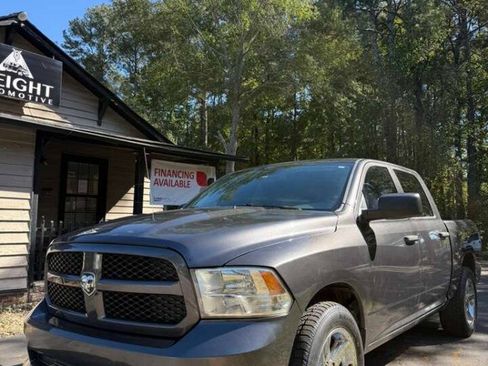 Used 2014 RAM 1500 Express RWD image 2
