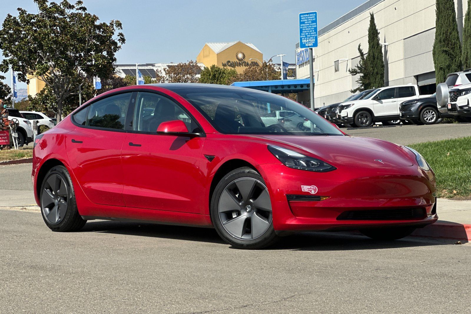 Used 2023 Tesla Model 3 Standard Range RWD image 2