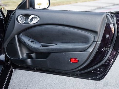 Used 2010 Nissan 370Z Touring image 48