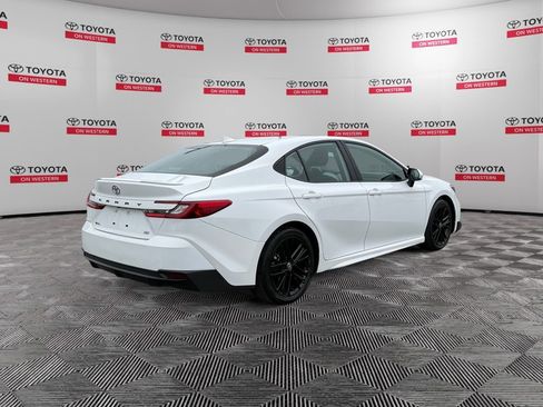 Certified 2025 Toyota Camry SE image 3
