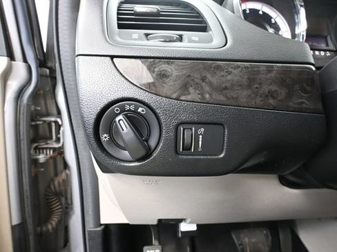 Used 2013 Dodge Grand Caravan SXT FWD image 28