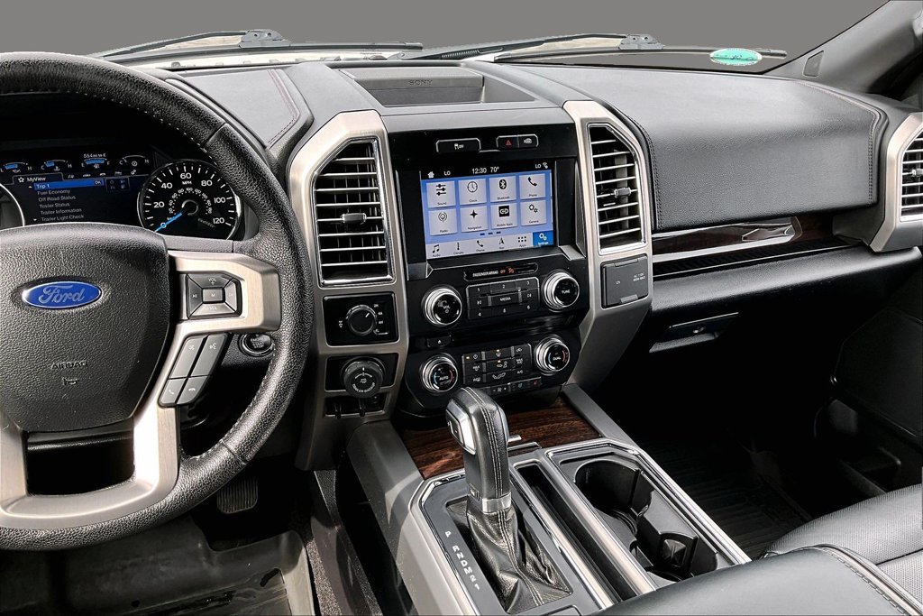 Used 2016 Ford F150 Platinum w/ Equipment Group 701A Luxury AWD/4WD image 3