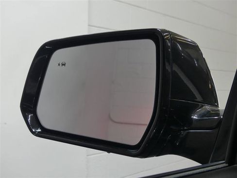 Used 2019 Chevrolet Traverse LT image 14