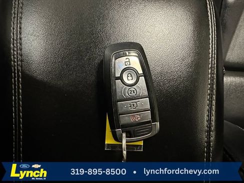 Used 2021 Ford Explorer XLT w/ Equipment Group 202A AWD/4WD image 18