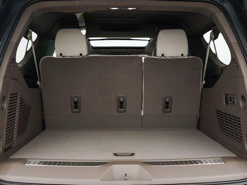 New 2026 GMC Yukon XL Denali w/ Denali Reserve Package AWD/4WD image 8