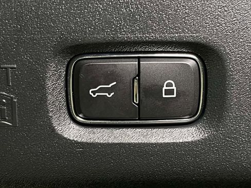 Used 2025 Lincoln Navigator Black Label image 27