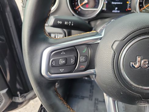 Used 2022 Jeep Gladiator Overland image 17