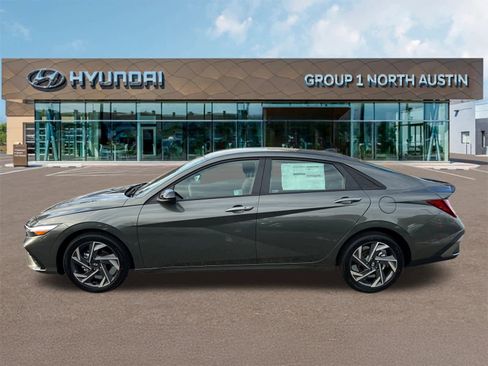New 2025 Hyundai Elantra Sport image 4
