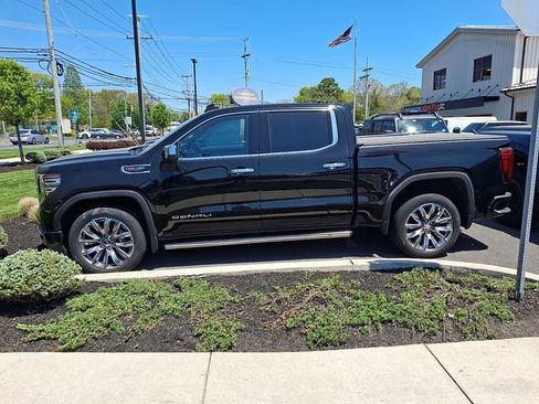 Used 2023 GMC Sierra 1500 Denali w/ Denali Reserve Package AWD/4WD image 5