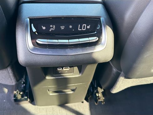 Used 2024 Cadillac XT6 Premium Luxury FWD image 26