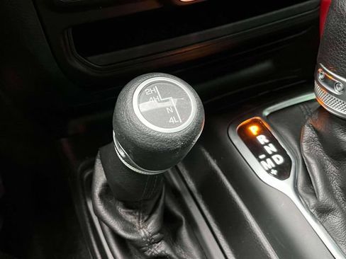 Used 2021 Jeep Gladiator Sport AWD/4WD image 30