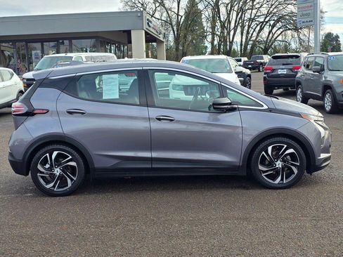 Used 2022 Chevrolet Bolt LT w/ Infotainment Package image 29