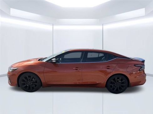 Used 2021 Nissan Maxima SR w/ Sport Mat Group FWD image 10