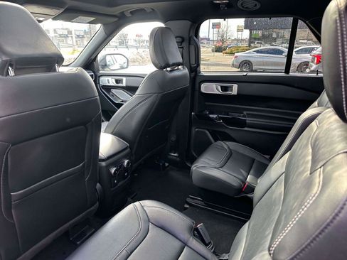 Used 2023 Ford Explorer ST w/ Equipment Group 401A image 9