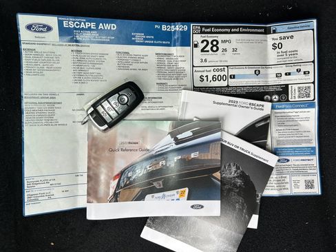 Used 2023 Ford Escape Active AWD/4WD image 24