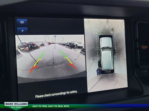 Used 2023 Ford Bronco Badlands image 16