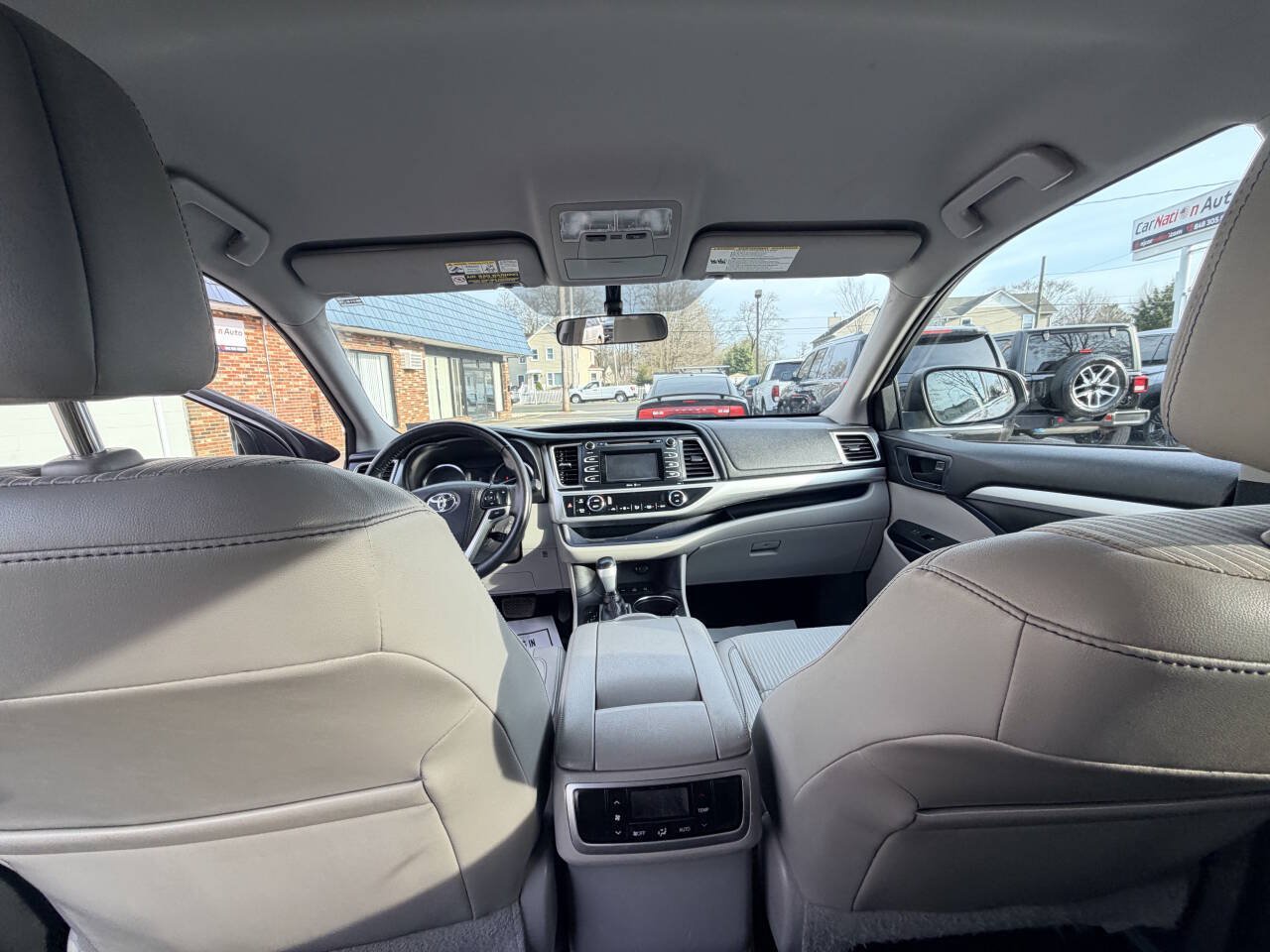Used 2015 Toyota Highlander Plus AWD/4WD image 25