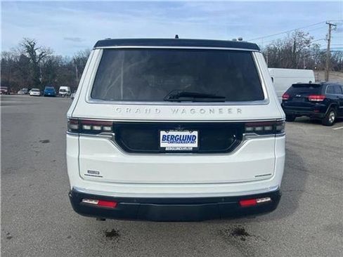 Used 2022 Jeep Grand Wagoneer Series II w/ Convenience Group III image 36