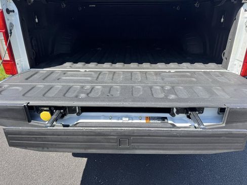 Used 2020 Ford F350 Lariat w/ Lariat Ultimate Package AWD/4WD image 26