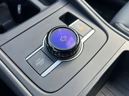 Certified 2025 Volkswagen Tiguan SE R-Line FWD image 20