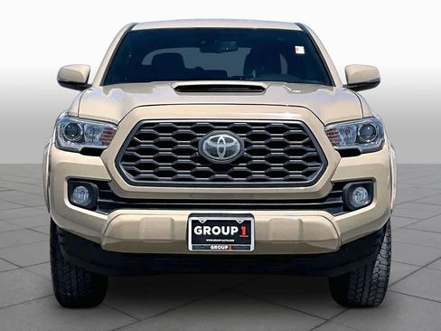 Used 2020 Toyota Tacoma TRD Sport w/ Technology Package AWD/4WD image 4