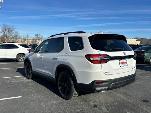 New 2025 Honda Pilot Black Edition image 3