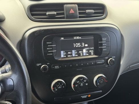 Used 2018 Kia Soul image 22