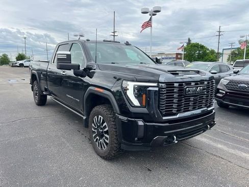 Used 2024 GMC Sierra 3500 Denali Ultimate AWD/4WD image 7