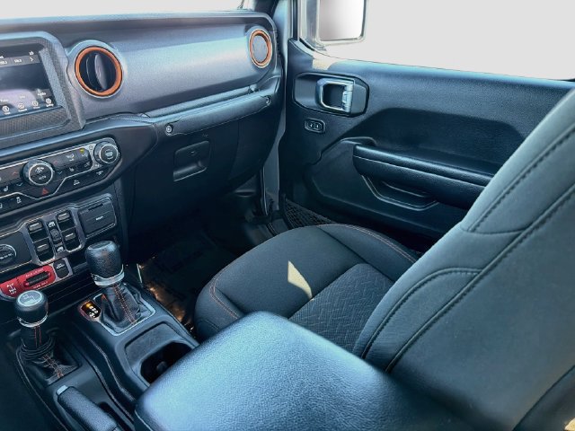 Used 2021 Jeep Gladiator Mojave w/ Cold Weather Group AWD/4WD image 25