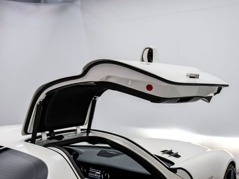 Used 2011 Mercedes-Benz SLS AMG Coupe image 91