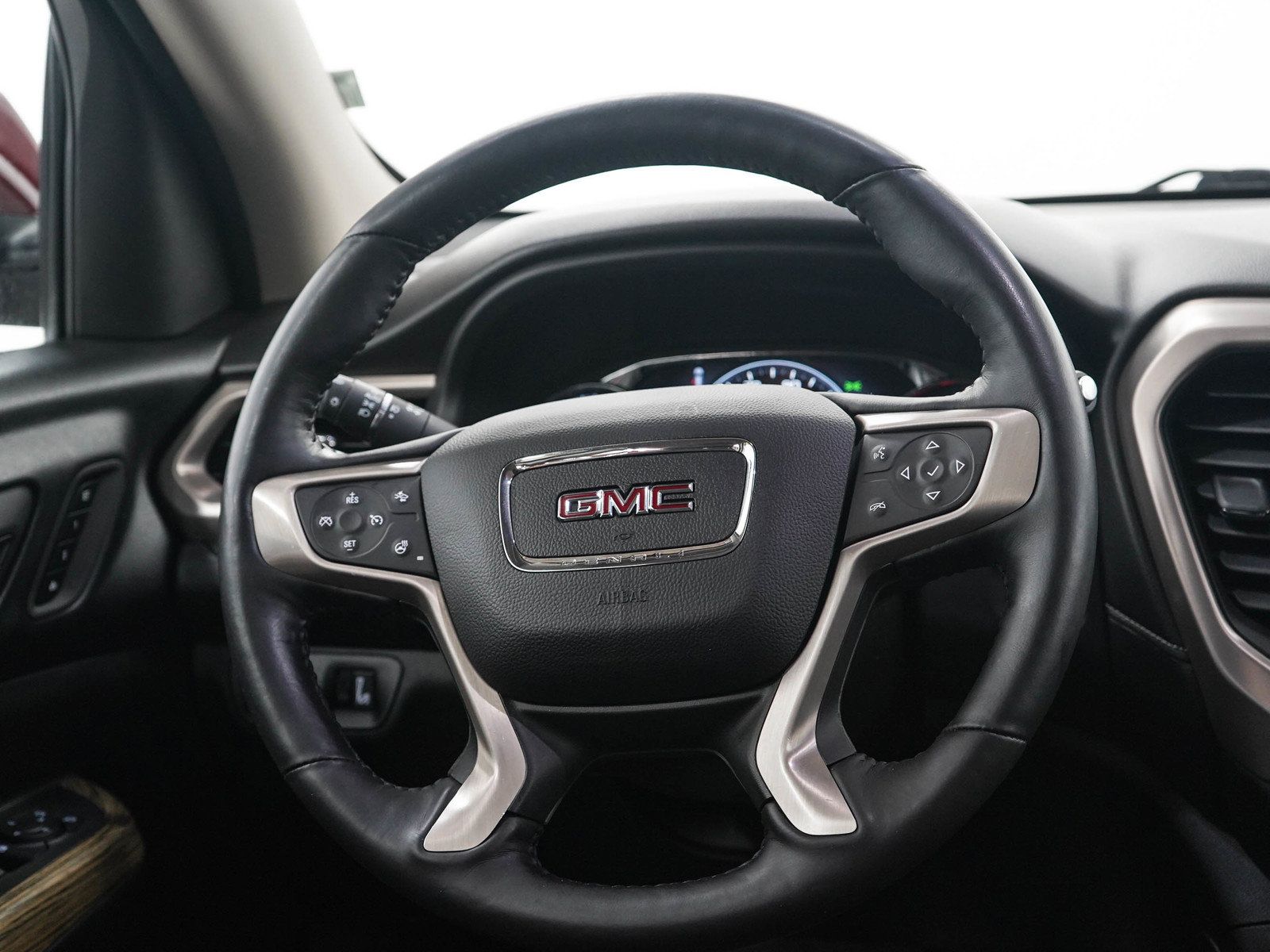 Used 2017 GMC Acadia Denali w/ Technology Package AWD/4WD image 19