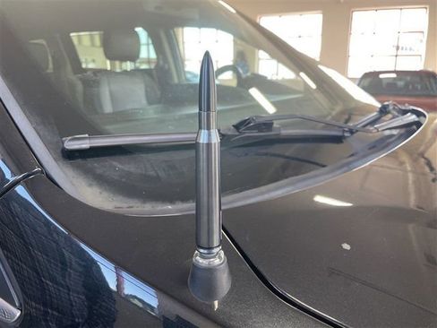 Used 2018 Dodge Grand Caravan SXT image 2