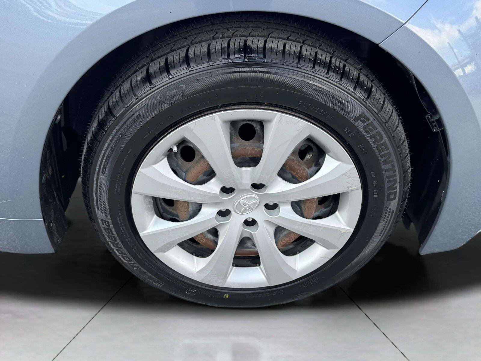 Used 2020 Toyota Corolla LE FWD image 50