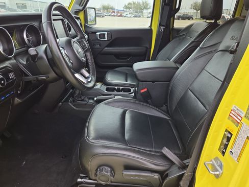Used 2023 Jeep Wrangler Sahara w/ Cold Weather Group image 16