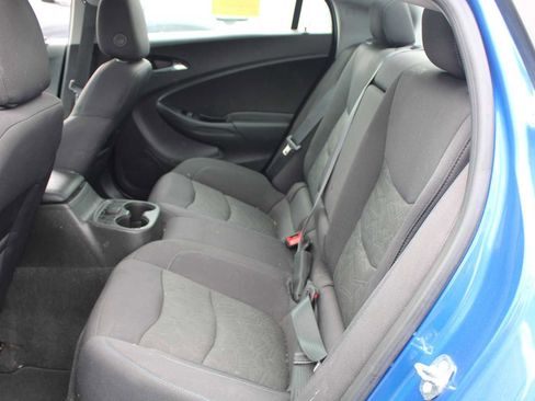 Used 2018 Chevrolet Volt LT FWD image 6