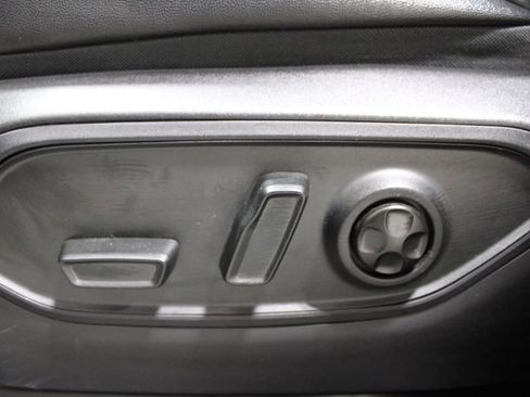 Used 2023 Jeep Grand Cherokee Limited w/ Black Appearance Package image 26