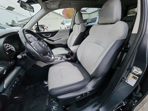 Used 2022 Subaru Forester Premium image 13