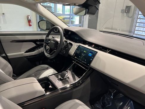 Used 2025 Land Rover Range Rover Evoque S image 51