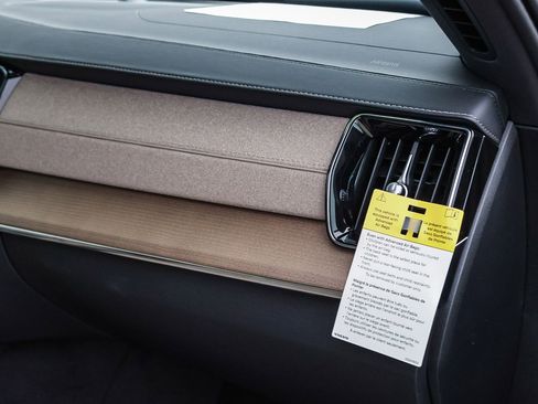 Used 2025 Volvo XC90 B6 Core w/ Climate Package image 20