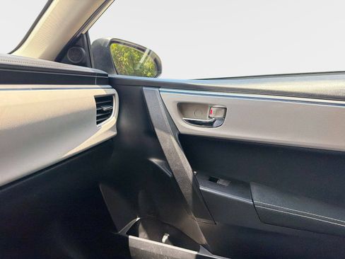 Used 2014 Toyota Corolla LE FWD image 20