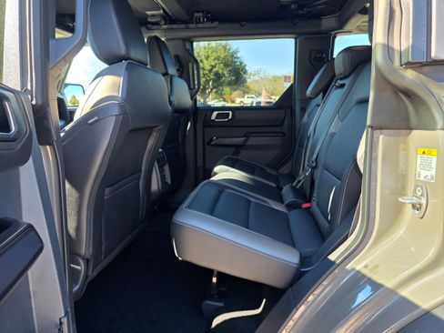 Used 2025 Ford Bronco Outer Banks w/ Sasquatch Package image 15