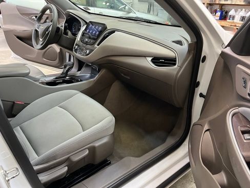 Used 2024 Chevrolet Malibu LT FWD image 26