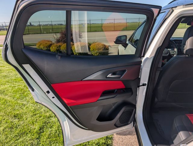 Used 2024 Chevrolet Equinox EV RS FWD image 25