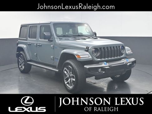 Used 2024 Jeep Wrangler Unlimited w/ Convenience Group image 4