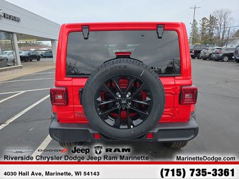 Used 2025 Jeep Wrangler Sahara w/ Safety Group image 8